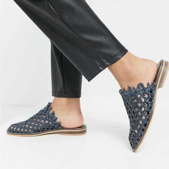 FREE PEOPLE 41 / 11 Mirage Woven Flats Leather Basket Weave Slip On Mules Navy - Picture 10 of 13